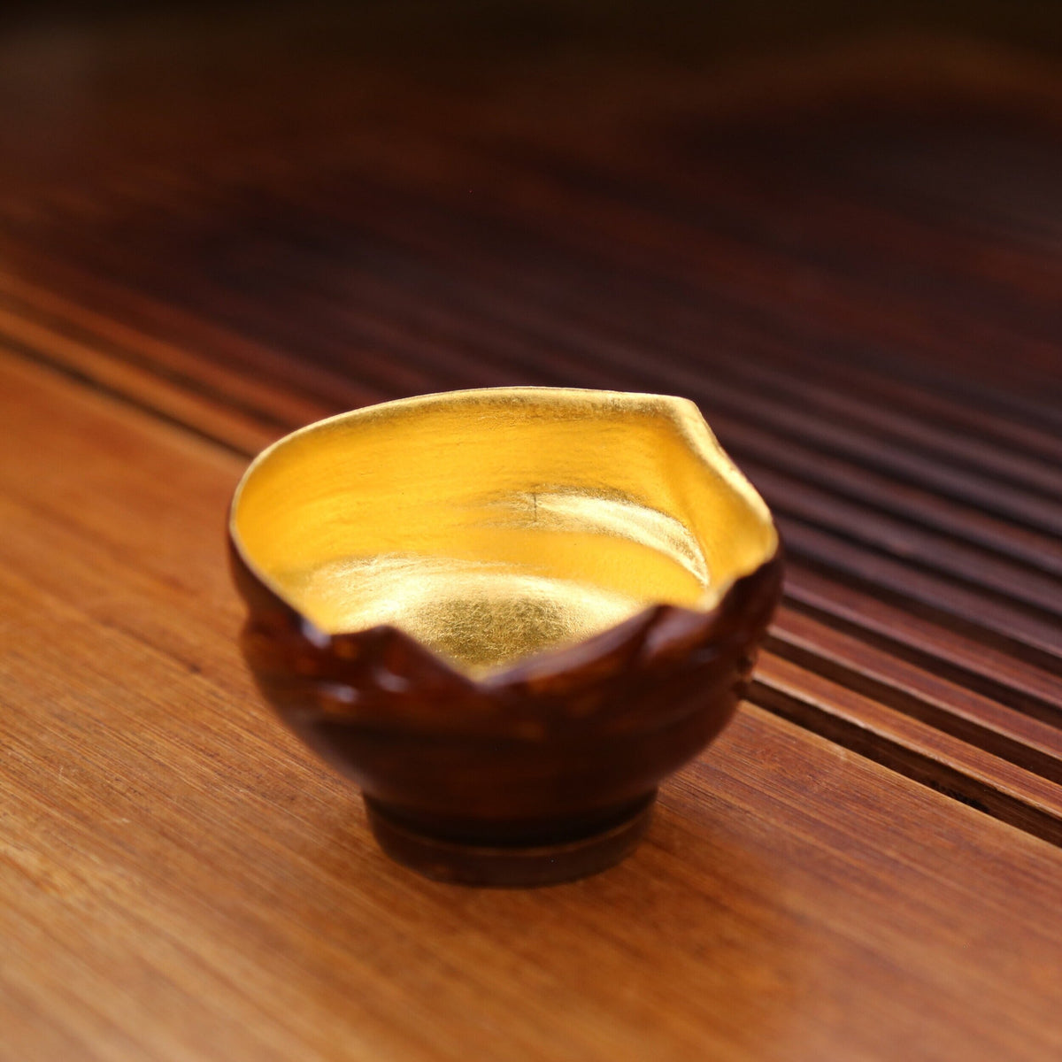 Award-winning porcelain, gold and lacquer tea cup — teaware