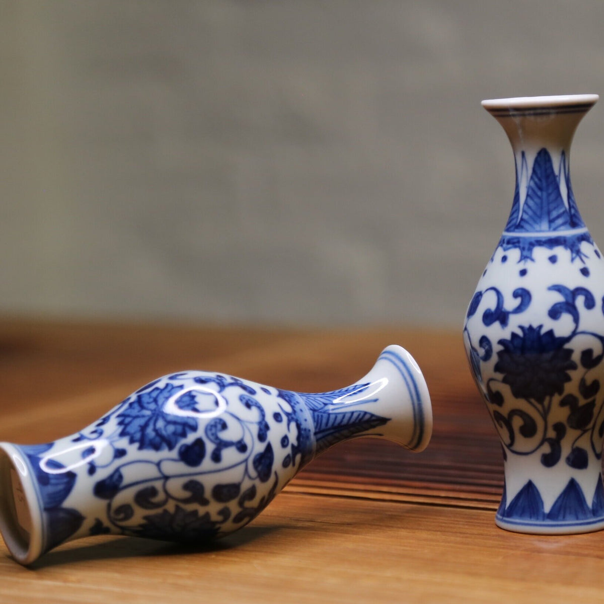 Qing Hua blue and white porcelain twin vase — teaware